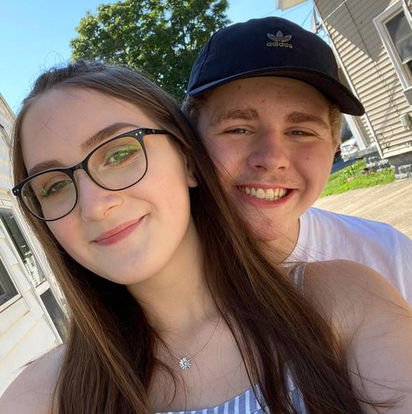 Meet the Posher Other - Meet your Posher, Mackenzie